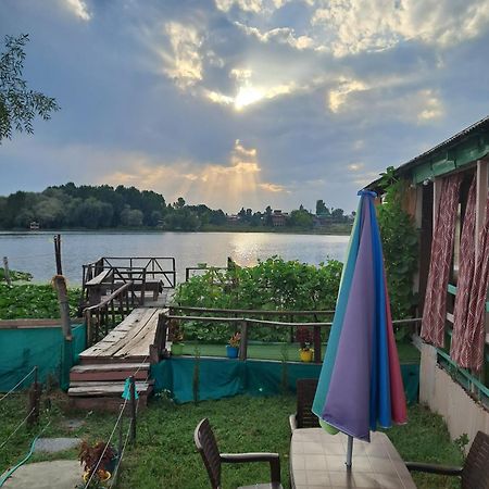 Lakeside Homestay Srinagar Kültér fotó