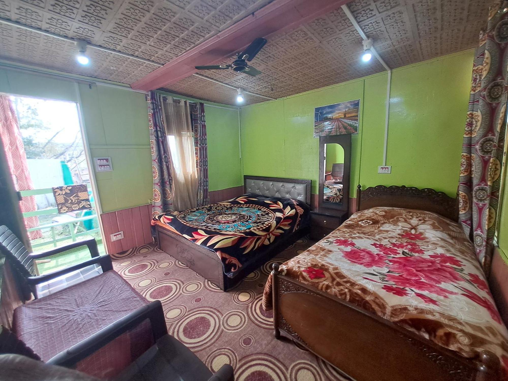 Lakeside Homestay Srinagar Kültér fotó