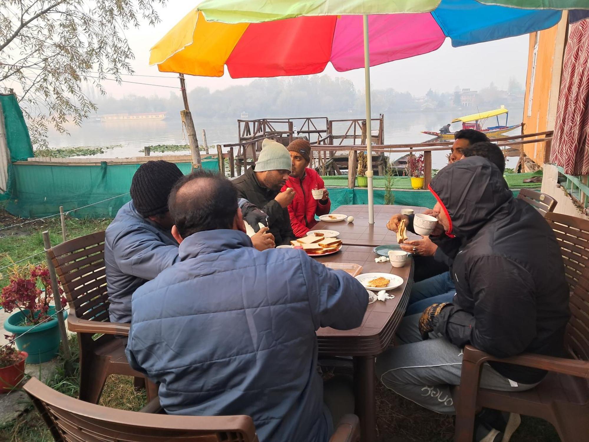 Lakeside Homestay Srinagar Kültér fotó