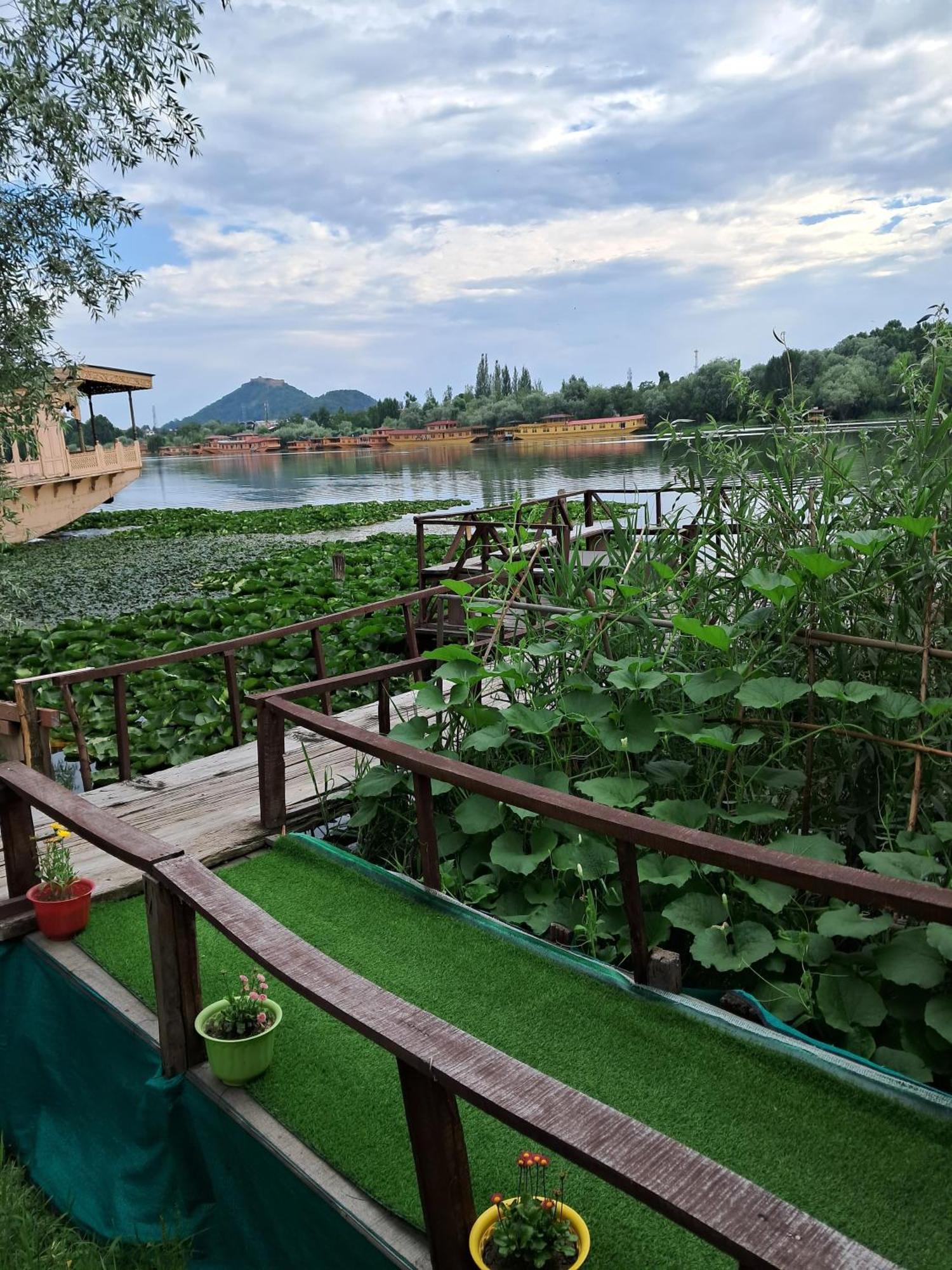 Lakeside Homestay Srinagar Kültér fotó